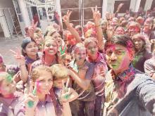 HOLI 2024